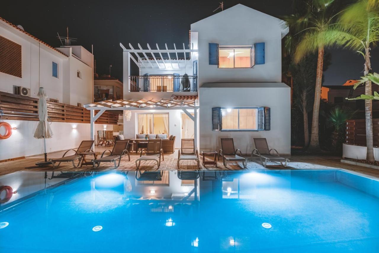 Amphitrite Villa Паралимни Экстерьер фото