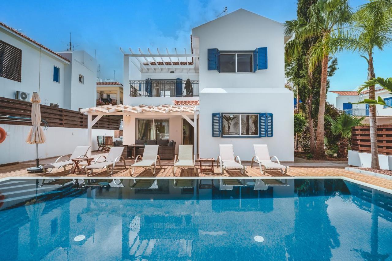 Amphitrite Villa Паралимни Экстерьер фото